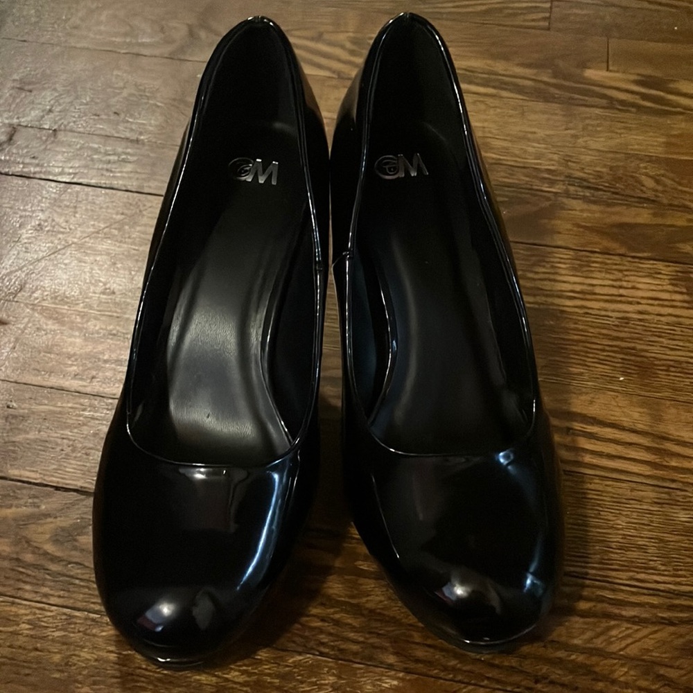 Black Patent Leather Heels with Medium Heel